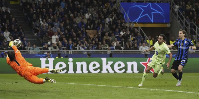 Wahnsinns-Parade: Hier verhindert Yann Sommer das 2:2, das wenig später dann doch fällt. Champions League