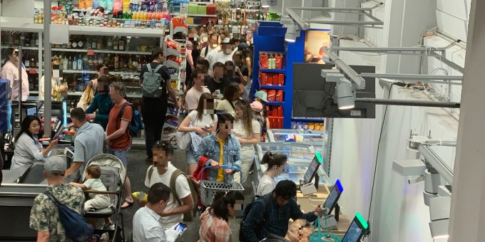 Der Ansturm war am 1. Mai im Coop Stadelhofen gross. Coop