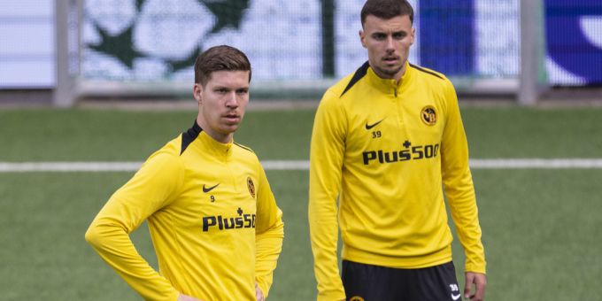 Cedric Itten (l.) im Training von YB. Der Stürmer soll vor einem Abgang stehen. yb