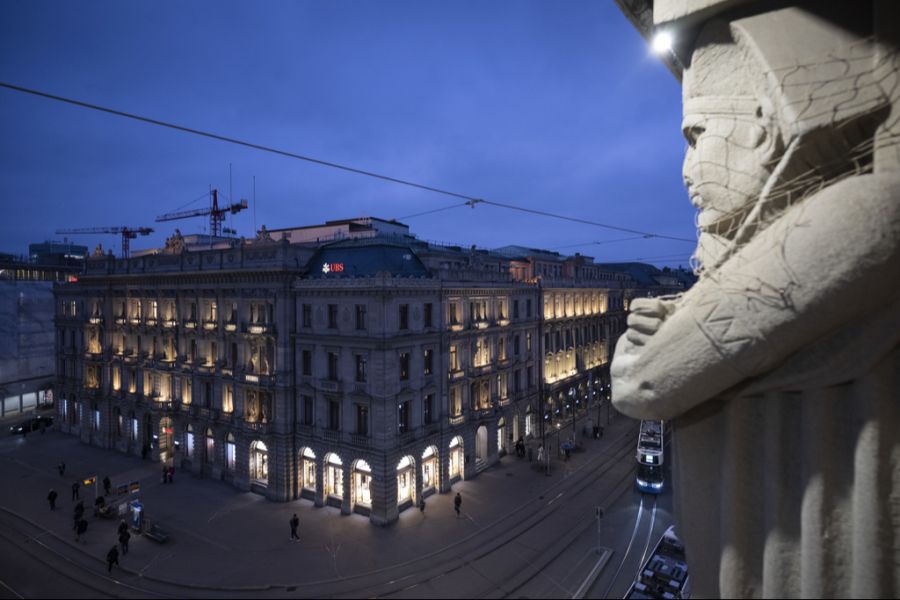 UBS Gebäude Wächterfigur