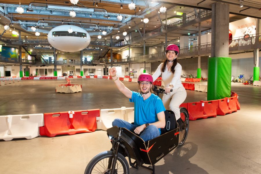 In Spreitenbach findet sich die Umwelt Arena Schweiz mit interaktiven Ausstellungen und spannenden Workshops: Das Erlebniszentrum vermittelt  nachhaltige Technologien und Umweltschutz.