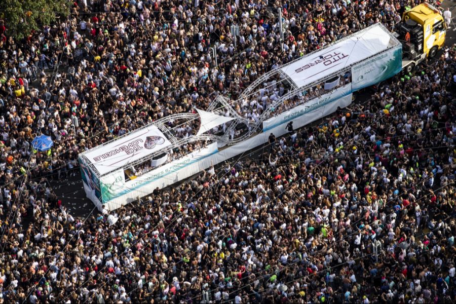 Seit 2017 war die Migros Sponsorin der Street Parade. (Symbolbild)
