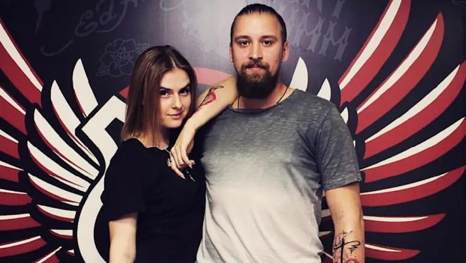 DJ Artem Tymofieiev mit seiner Frau Ekaterina. Renommierte Medien weltweit zeigen das Paar im Rahmen der aktuellen Berichterstattung rund um die «Operation Spinnennetz» offen und nennen ihre vollen Namen. «Operation Spinnennetz»
