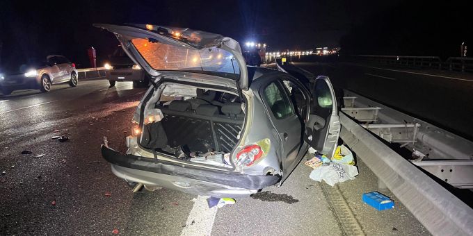 Auf der A2 bei Oftringen AG kam es zu einer heftigen Kollision. Kollision auf A2