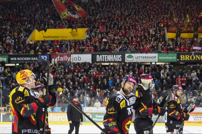 Gottéron-Fans berichten von üblen Vorfällen im Stadion des SC Bern. SC Bern