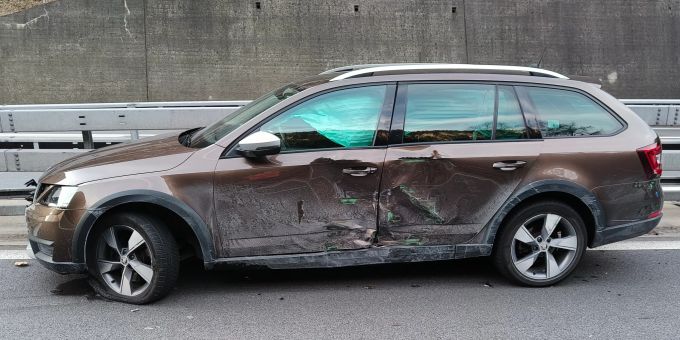 Göschenen UR - Autofahrer (26) bei Kollision mit LKW verletzt
