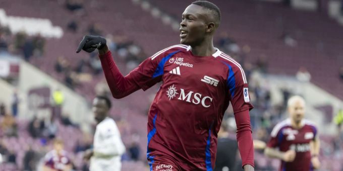 Servette und Joker Alioune Ndoye jubeln am Ende über einen Sieg gegen den FC Winterthur. Servette FC Winterthur