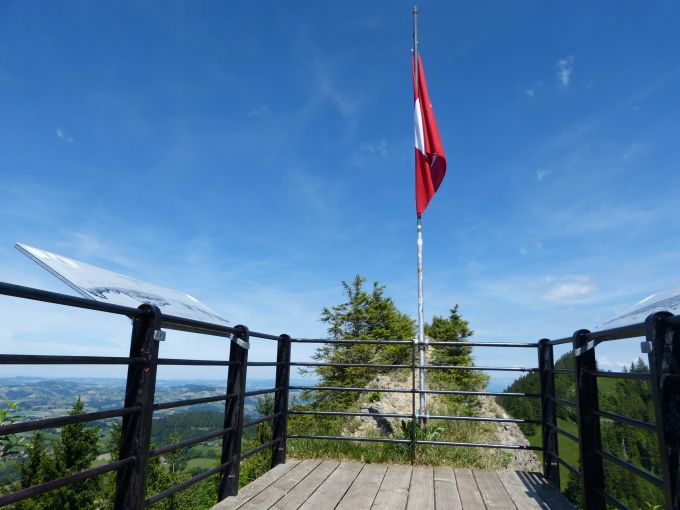 Das Vreneli ab em Guggisberg stieg wohl wegen Simes Hans-Joggeli aufs Guggershörnli. Alle anderen in erster Linie wegen der 360-Grad-Rundumsicht. Guggershörnli Aussicht Bern
