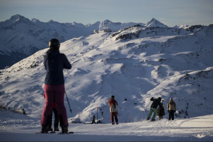 Alle Regionen der Schweiz können einen Zuwachs verzeichnen – besonders die tiefer gelegenen, (Symbolbild) Skigebiet Schnee Berge