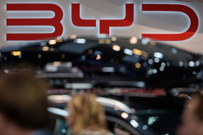 Der ursprünglich für das zweite Quartal 2024 geplante Verkaufsstart in der Schweiz wurde von BYD verschoben. byd