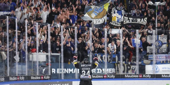 Die Fribourger Hockeyfans inklusive der Ultra-Gruppierungen sind für die Playoff-Spiele gegen den SCB bereit. Fribourg SC Bern