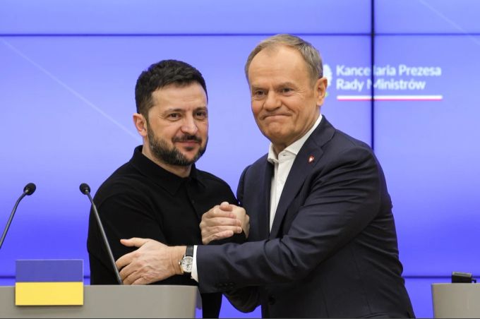 Beim jüngsten Treffen mit dem ukrainischen Präsidenten Selenskyj bekräftigte Donald Tusk Vermutungen, nach denen Russland Anschläge plane. Tusk Selenskyj Russland Anschläge