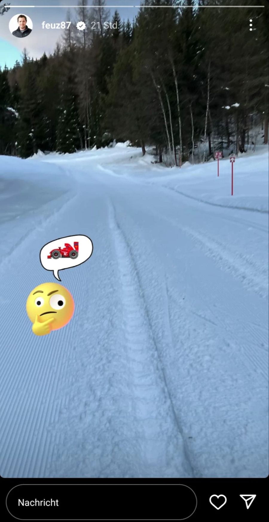 Zuerst stolpert Beat Feuz in der Loipe über Reifenspuren ...