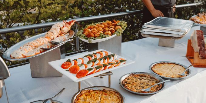 Manch ein Vegi macht ab und zu eine Ausnahme. Buffet