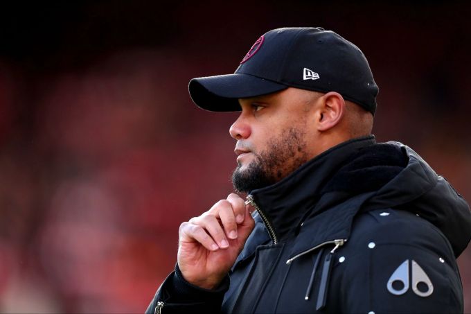 Dem Vernehmen nach zahlt der FC Bayern eine Ablöse von zehn bis zwölf Millionen Euro für Kompany. Tim Markland/PA Wire/dpa Vincent Kompany FC Bayern