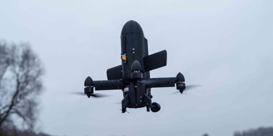 ARCHIV - Eine Abfangdrohne der Firma «General Cherry» hebt am 4. Dezember 2025 in einem Polygon in der Ukraine ab. Foto: Evgeniy Maloletka/AP/dpa