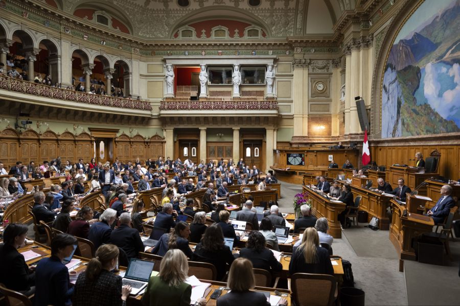 Hinter den schweren Mauern des Bundeshauses deutet sich derzeit eine Verschiebung an.