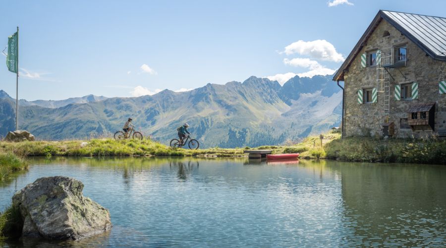 In der Region finden Sie zahlreiche Seen mit einzigartigem Panorama.