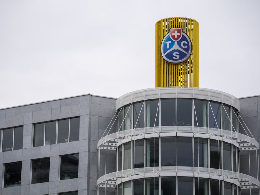 Der TCS warnt vor massivem Feiertagsverkehr – an Auffahrt und Pfingsten wird Geduld zur Pflicht.