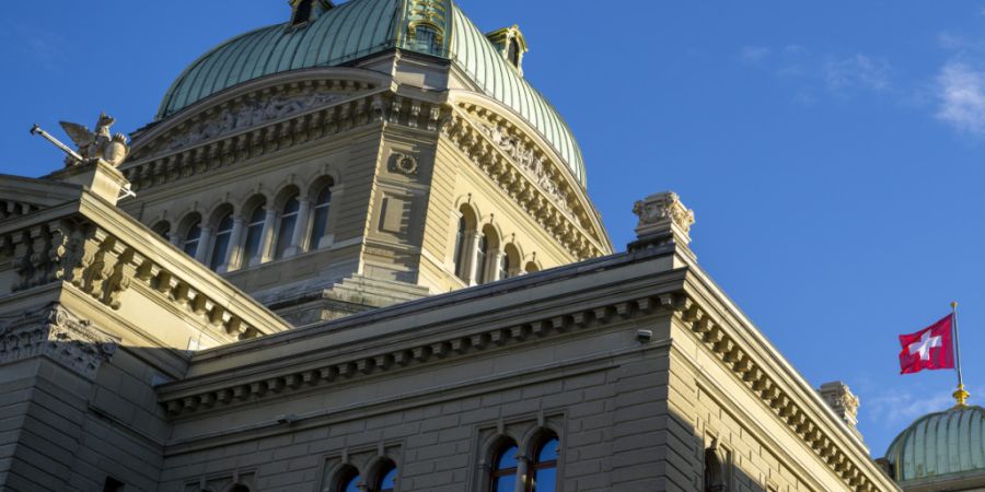 Heute Montag beginnt die dreiwöchige Frühjahrssession der eidgenössischen Räte im Bundeshaus - mit zahlreichen heissen Dossiers. (Archivbild)