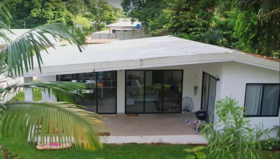 In diesem Mietshaus wohnt die Familie zurzeit.