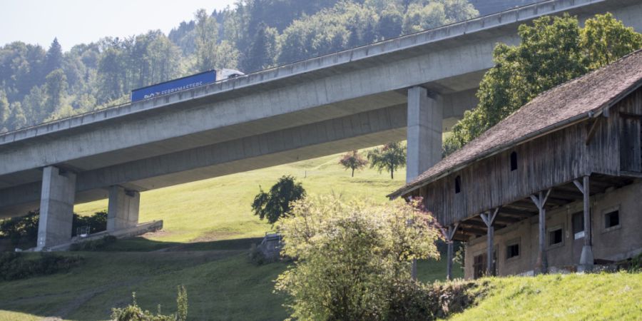 Der Lehnenviadukt in Beckenried muss altershalber instandgesetzt werden. (Archivbild)