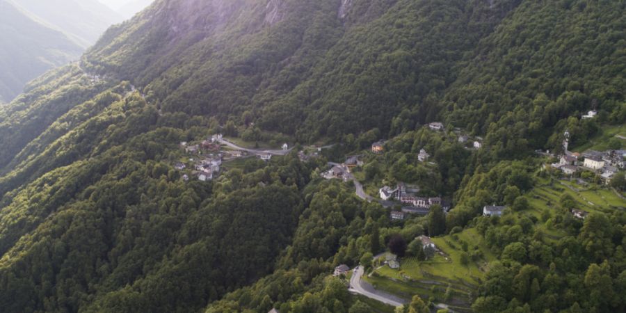 Es gilt als eines der wildesten Täler des Tessins: das Onsernonetal. Um die öffentlichen Dienstleistungen aufrechterhalten zu können, geht die Gemeinde nun ungewöhnliche Wege. (Arch...