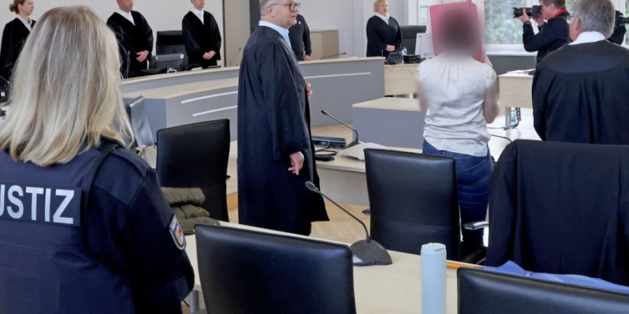 Mordprozess im Landgericht in Rostock. Foto: Bernd Wüstneck/dpa