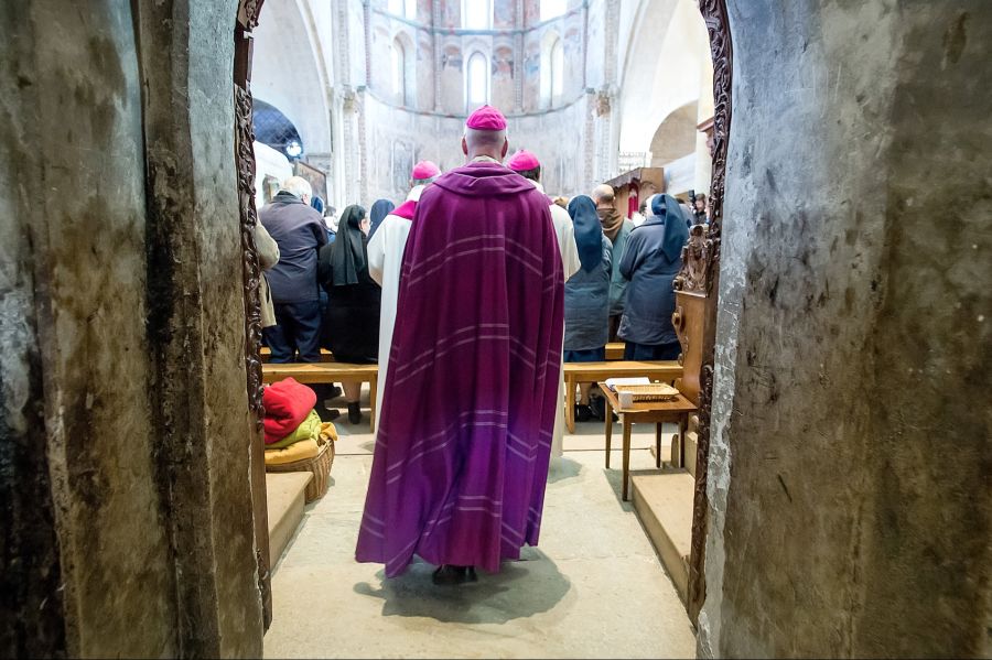 Die katholische Kirche der Stadt Luzern schickt jetzt alle ihre Mitarbeitenden in einen Kurs zur Missbrauchsprävention. (Symbolbild)