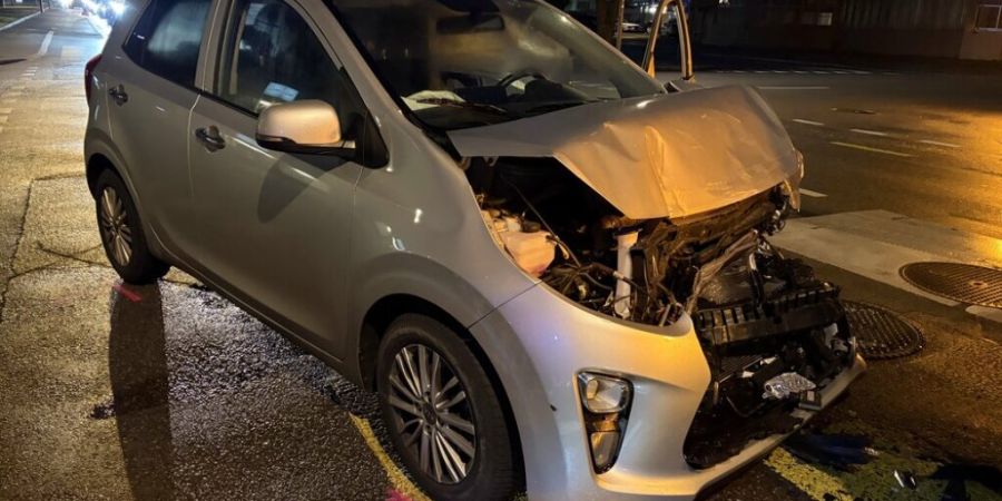 In Winterthur sind am Dienstagmorgen drei Autos ineinander gekracht. Der Lenker des hintersten Autos erlitt mittelschwere Verletzungen.