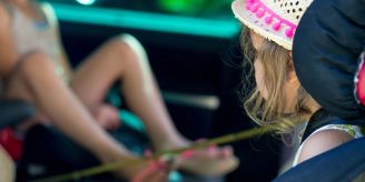 Ferien - Bei Reisekrankheit helfen Musik und der Blick in die Ferne Ferien - Bei Reisekrankheit helfen Musik und der Blick in die Ferne