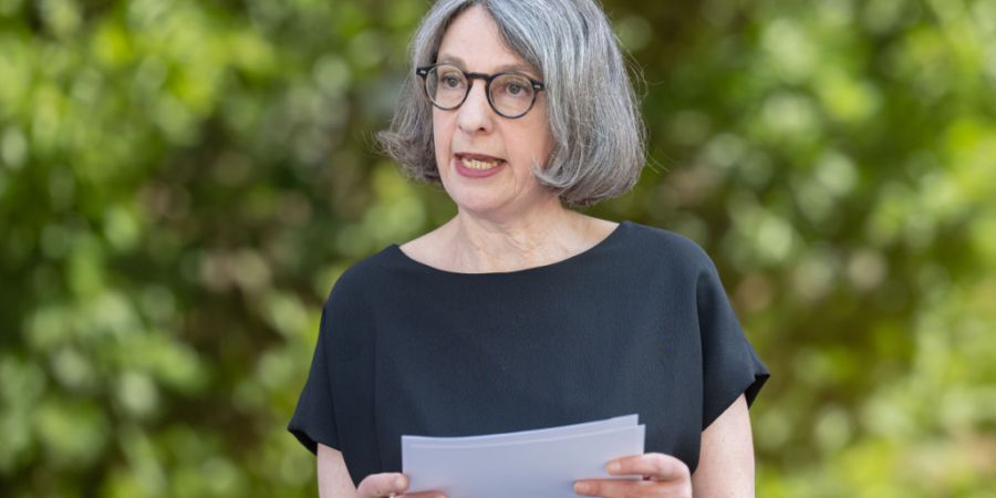 BAG-Direktorin Anne Lévy lobte bei ihrem Besuch an der Fachhochschule der italienischen Schweiz (SUPSI) die Arbeit der Tessiner Institutionen in der Mückenüberwachung und -bekämpfung.