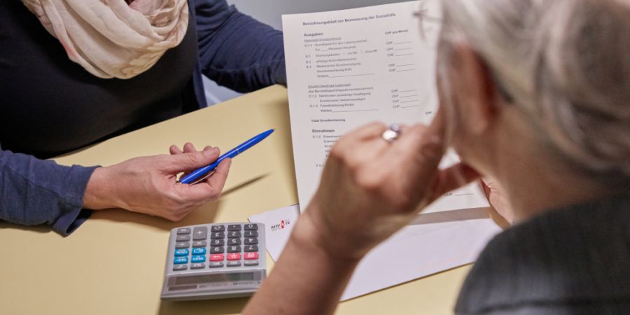 Die Urner Regierung will das seit 1998 nicht mehr gesamtrevidierte Sozialhilfegesetz anpassen. (Symbolbild)