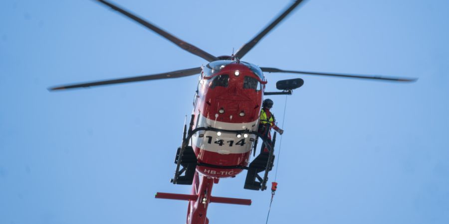 Ein Helikopter der Rega war am Sonntagnachmittag in Basel im Einsatz. (Symbolbild)