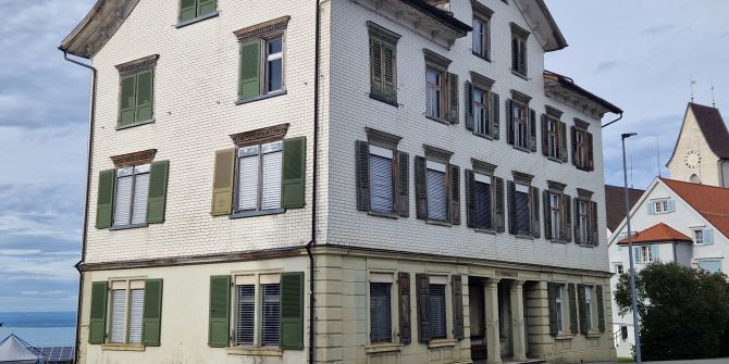 Schulhaus Dorf Wolfhalden AR