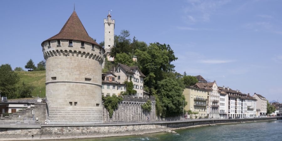 Eine Messstation des Bundesamts für Umwelt verzeichnet bei der Geissmattbrücke in Luzern, unweit des Nölliturms, die Wassertemperatur der Reuss. (Archivaufnahme)