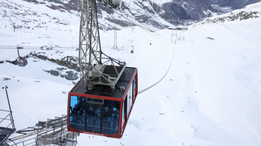Saastal Tourismus rechnet damit. dass die angekündigten Schneefälle für hohes Besucheraufkommen sorgen werden. (Im Bild: Saas-Fee im Februar 2025)