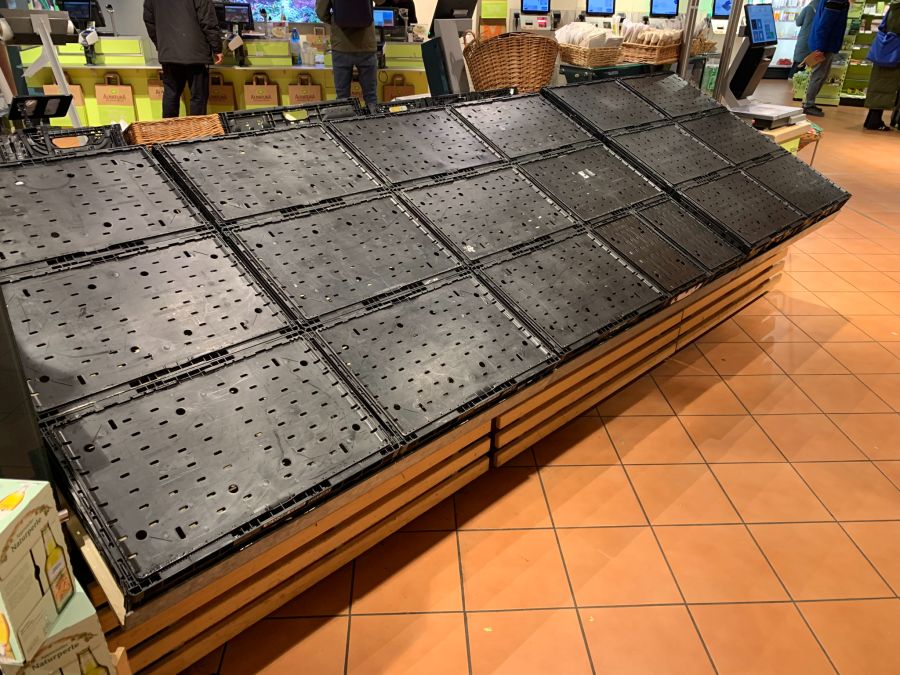 Früchte und Gemüse sind nicht mehr im Angebot.