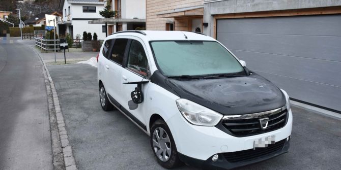 Fahrzeuge beschädigt