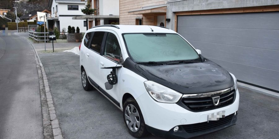 Fahrzeuge beschädigt