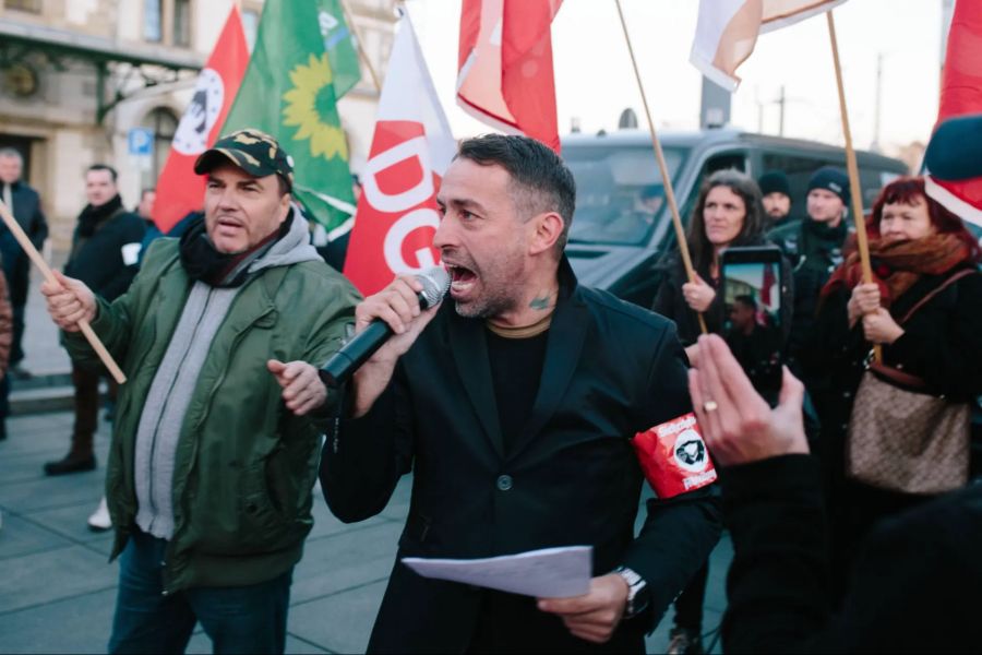 Sven Liebich während einer Demonstration in Chemnitz 2018.