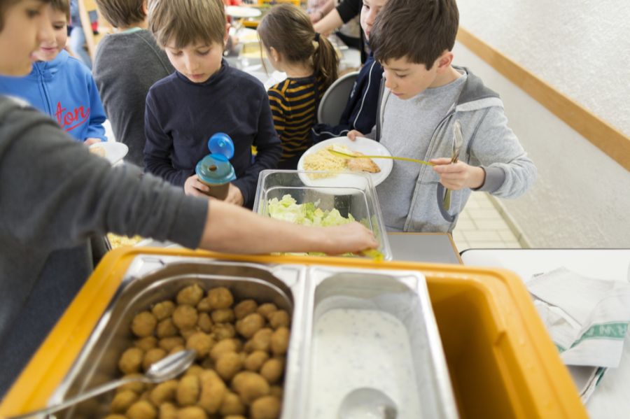 Ernährungsberaterin Moana Werschler stellt vielen Schulmensen kein gutes Zeugnis aus.