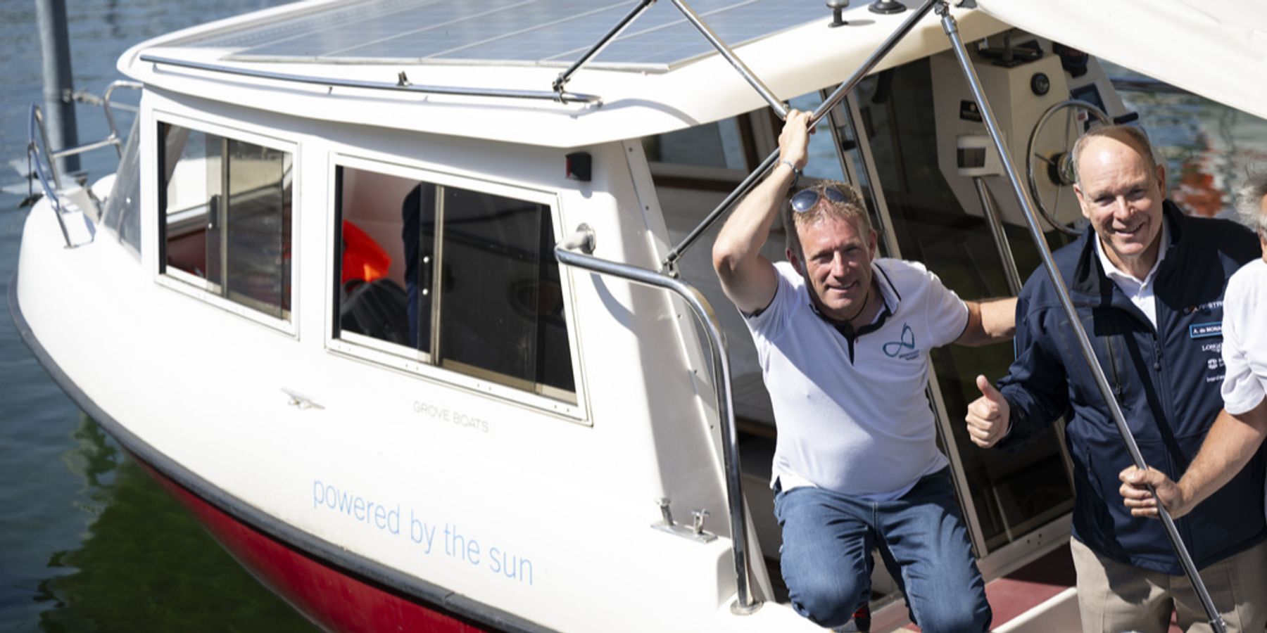Soler Boot Schweizer Solarboot Planet Solar umrundet Titicacasee | Nau.ch