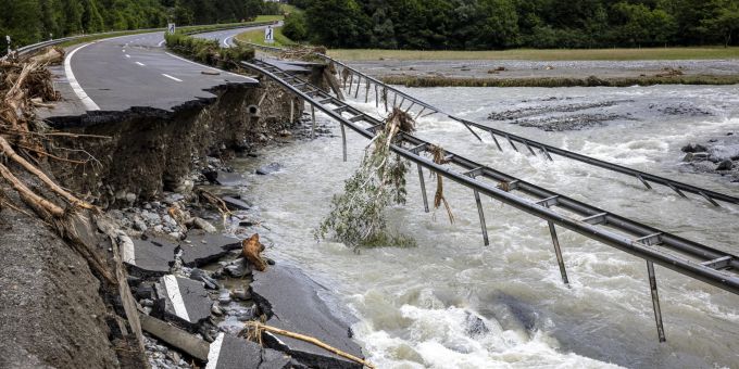 Die Autobahn A13 nach dem Unwetter. Autobahn A13