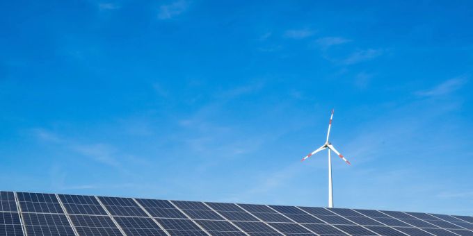 Die Stromerzeugung in der Schweiz hat 2024 ein neues Rekordhoch erreicht, sagt GLP-Nationalrat Jürg Grossen. (Archivbild) Die Stromerzeugung aus erneuerbaren Energiequellen stieg im dritten Quartal auf einen Rekordanteil (Archivbild).