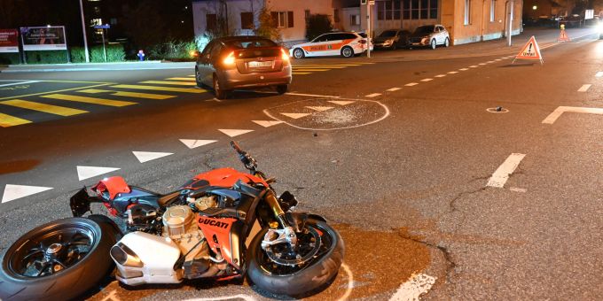 Gossau: Unfall beim Abbiegen. Unfall beim Abbiegen.