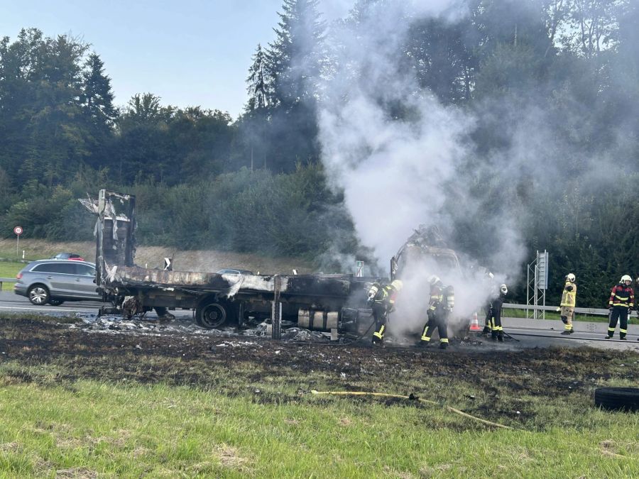 Die Feuerwehr konnte den Brand in der Folge rasch löschen.