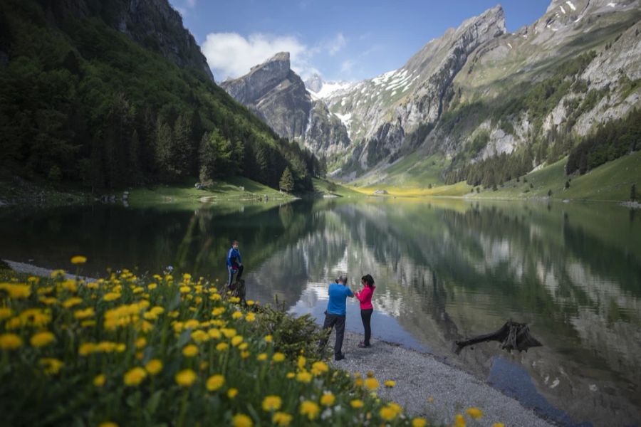 Auf dem Weg vom Aescher zum idyllischen Seealpsee gibt es einige Stolperfallen.