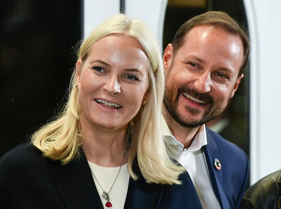 Prinzessin Mette-Marit (49) und Prinz Haakon (49) von Norwegen.