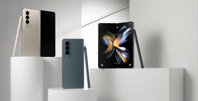 Das neue Flaggschiff-Foldable kommt in «Beige», «Graygreen» und «Phantom Black». Samsung Galaxy Z Fold4